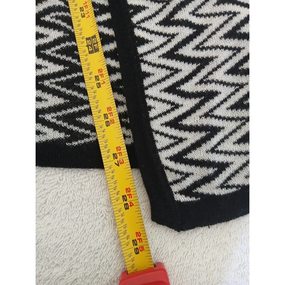 Absolutely Famous Cardigan Medium Open Black White Geometric Print - Picture 8 of 13